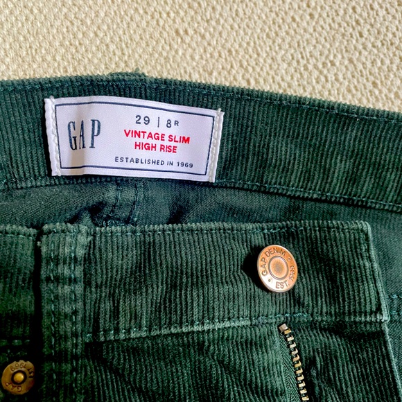 GAP Pants - GAP Vintage Slim High-Rise 💚 Corduroy